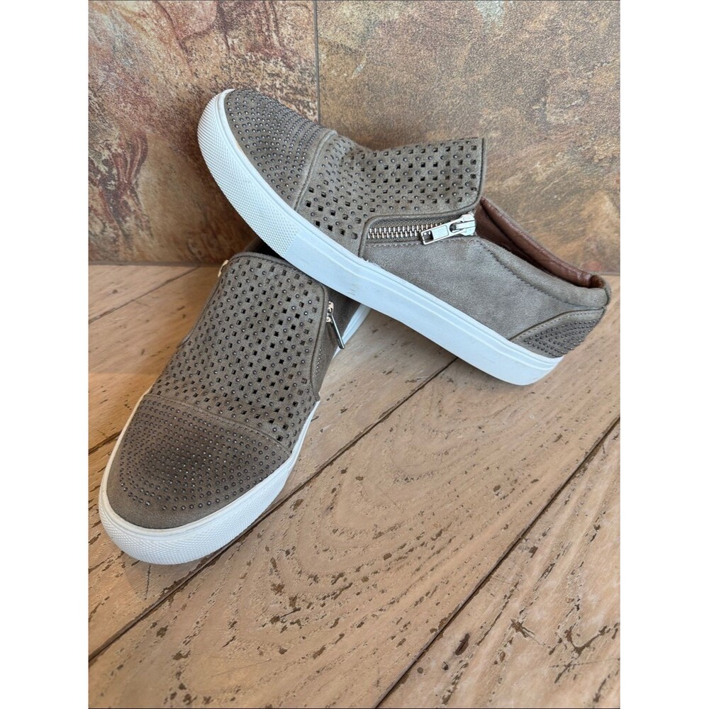 Ladies "Report Akiara" Perforated Zip Slip on Sneaker in Taupe Size 7.5